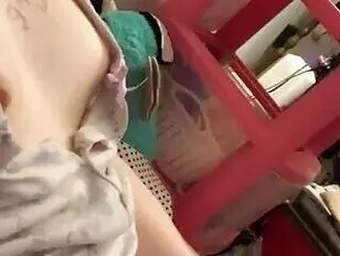 tranny cums while gooning 