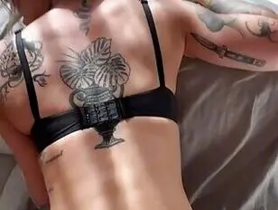 YesAngelGirl Onlyfans chevauchant et giclant