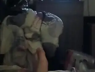 Moi caressant encore et encore