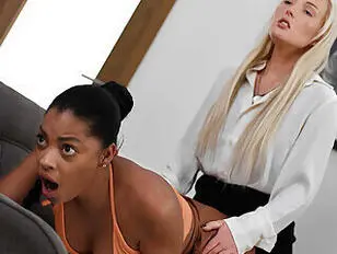 Ebony zahipnotyzowane do ssania futa penisa - Femdom Blondynka Transseksualistka Pani Creampie