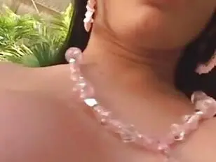 उसके मुंह में बड़ा शाफ्ट