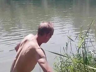 Biancasissy OUTDOOR EXPOSING у реки