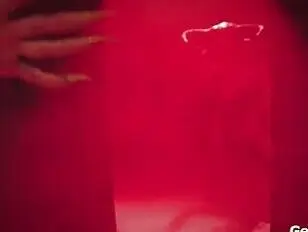 Transpirella fickt den Arsch,um den Kampf zu gewinnen