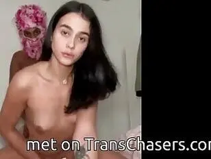 Sexy slanke T-girl geneukt door BBC