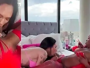 Черные и белые транссексуалы трахают друг друга в жопы