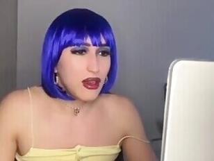 Garoto transformado em travesti afeminado