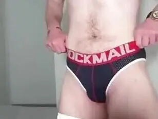 Zijn keel is pijnlijk