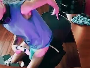 La belle-mère de TS fait plaisir à un jeune homme