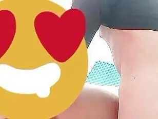 Eu arrombando o cu do travesti safado