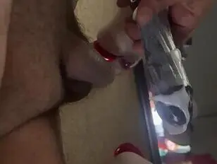 Jugando con lubricante de semen