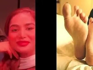 La splendida celebrità indiana mostra le sue piante dei piedi