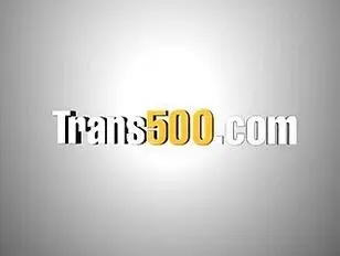 Ladyboy Tip se fait percer