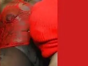 Una troia frocia mascherata si fa scopare il culo