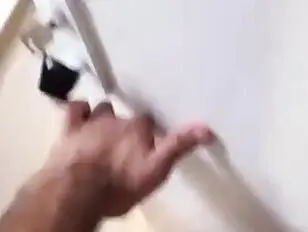 Celine Dijjon leva uma boa transa.