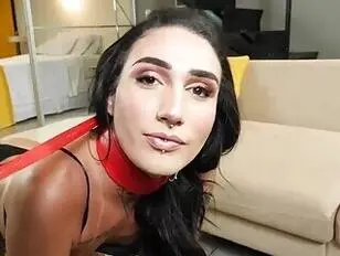 Marcela Dimov guinzagliata,sculacciata e scopata