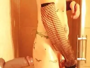 पॉलिना गैक लव कम