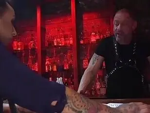 Le miel domine un homme chanceux