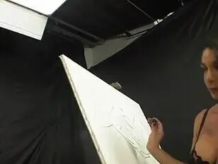 India le hace creampie a un chico sumiso