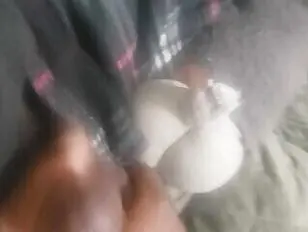 Ich liebe es,an meinem Schwanz zu wichsen.