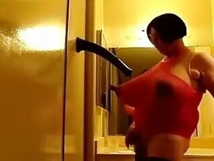 fumo di sigaro grandi tette