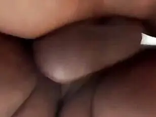 Travesti morena perfeita cavalgando intensamente até gozar