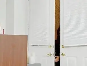 Une veuve transgenre d'âge mûr célèbre sa liberté