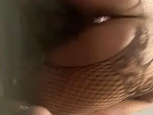 Femboy ama il twerking e il suo dildo