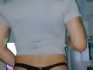 FEMBOY sexy en cámara lenta