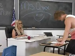 Você está mesmo se masturbando na minha aula?