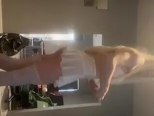 Sissy Sarah presume de su nueva lencería