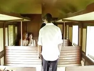 Candy et Dada font un voyage en train