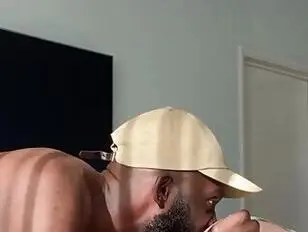 faire de longs mouvements pour la bite de papa