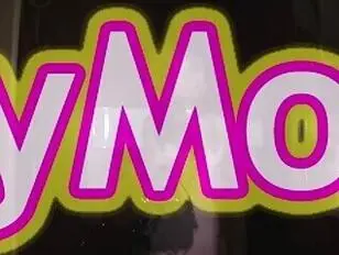 Ladyboy baise à cru un mec bien membré