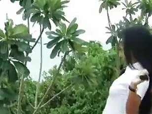 A jovem Amy Amour faz sexo consensual com um turista sexual.