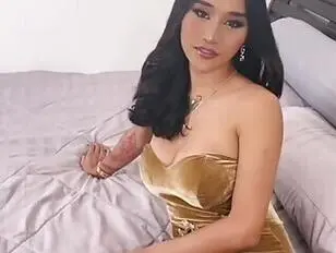 Filo Nakita es muy verbal con una polla en el culo.