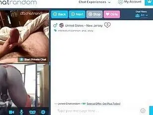 Ebony sissy in rode rok