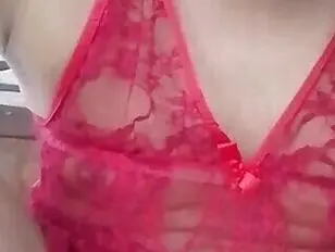travestí afeminado se folla con un consolador 