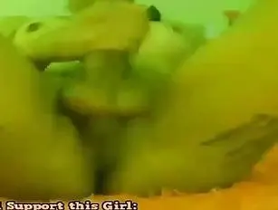 Transexuelle Caressant Son Énorme Bite