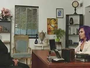 A TS Foxxy piace farsi dare la pecorina da un ragazzo