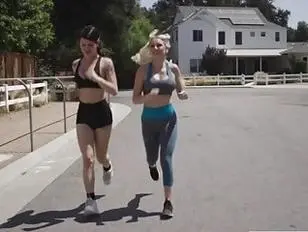 Kenzie enjoys the way TBabe Daisy fucks