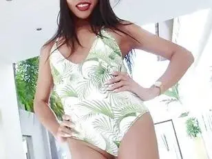 Asian Tbabe jacks off her boner and cums