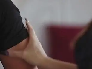 TS Melanie gode nel modo in cui il ragazzo scopa