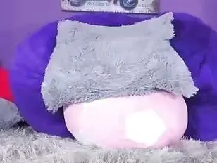 Horny Solo Babe Masturbates Relentlessly