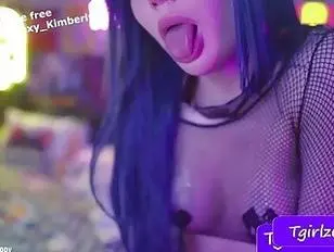 Никогда не отсасывала - TgirlzCum.com