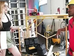 Voluptueuze ts Ivory Mayhem interraciale anale seks