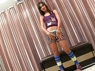 Ladyboy Dream Strips Acaricia E Fica Com A Bunda Brincada