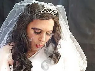 Smoking bride - Tranny.one