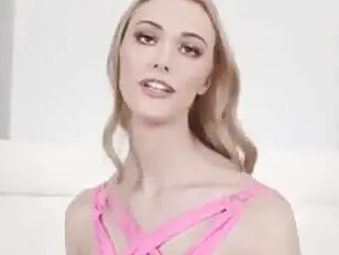 Perfektes großes Shemale-Model