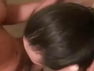 Una trans latina follemente sexy spacca il culo di un nerd