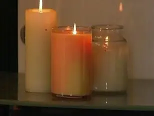 Una splendida transessuale tettona fa un massaggio e il culo al cliente